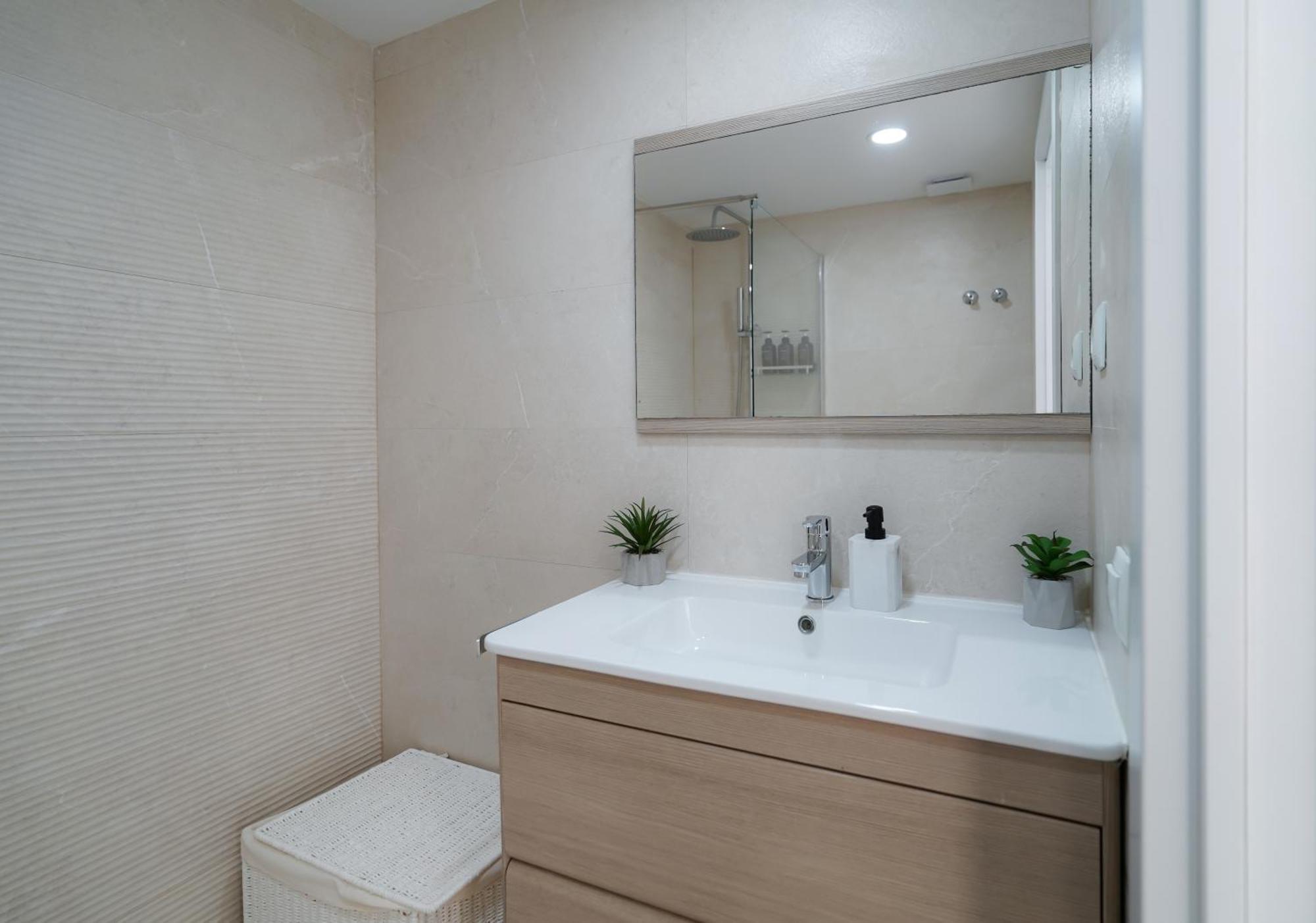 Nomad Malaga - Chic Apartament Center Torremolinos Eksteriør bilde